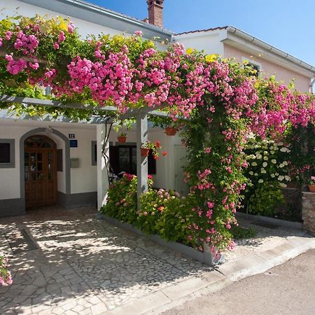 Apartment & Rooms Ivica Krk Town Exterior foto