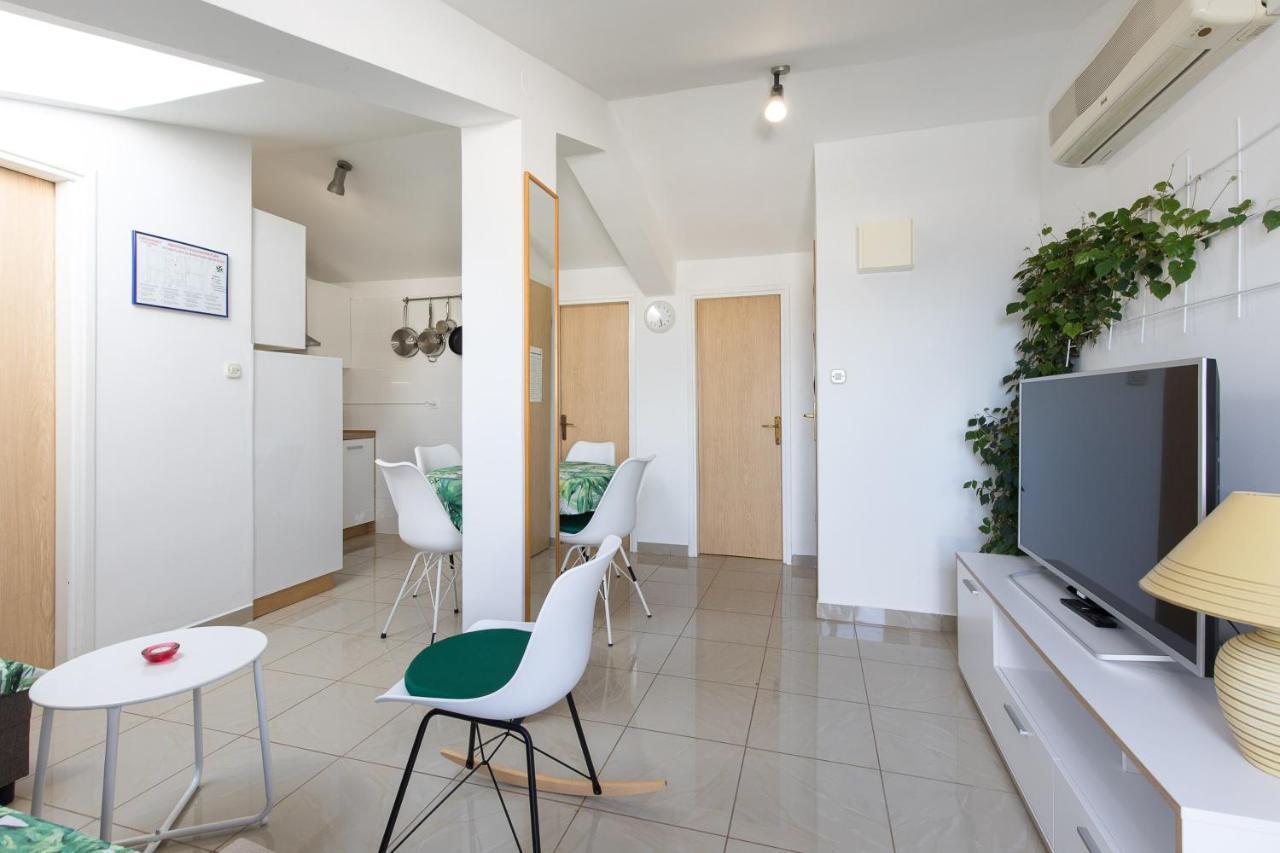 Apartment & Rooms Ivica Krk Town Exterior foto