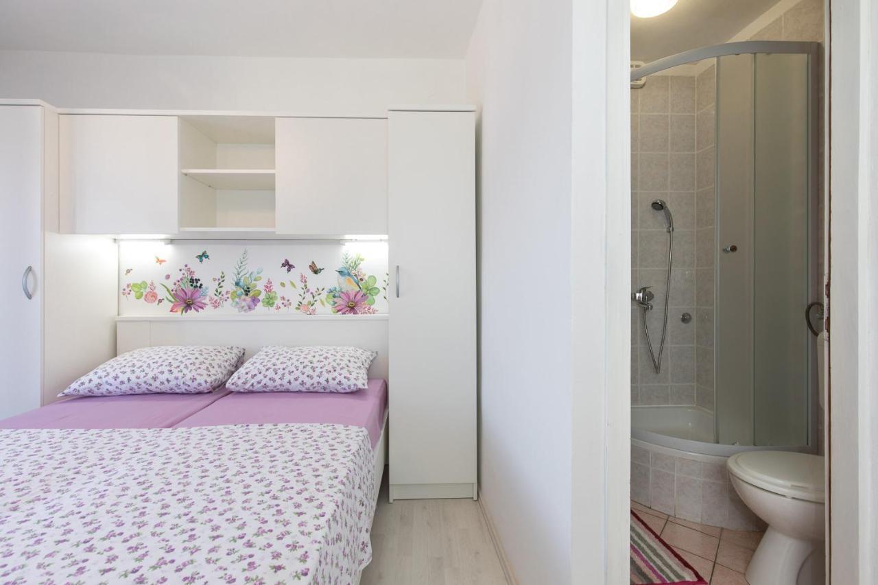 Apartment & Rooms Ivica Krk Town Exterior foto