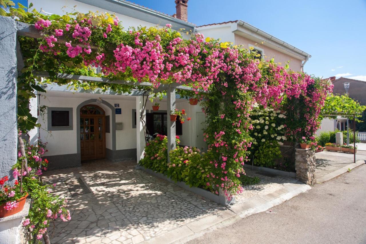 Apartment & Rooms Ivica Krk Town Exterior foto